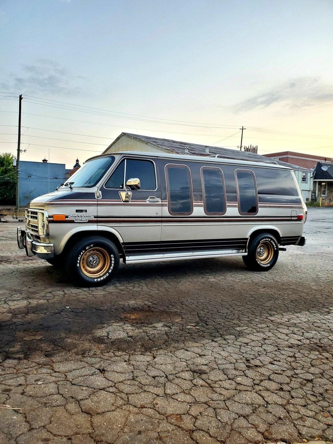 Van Chevrolet VAN CG21305