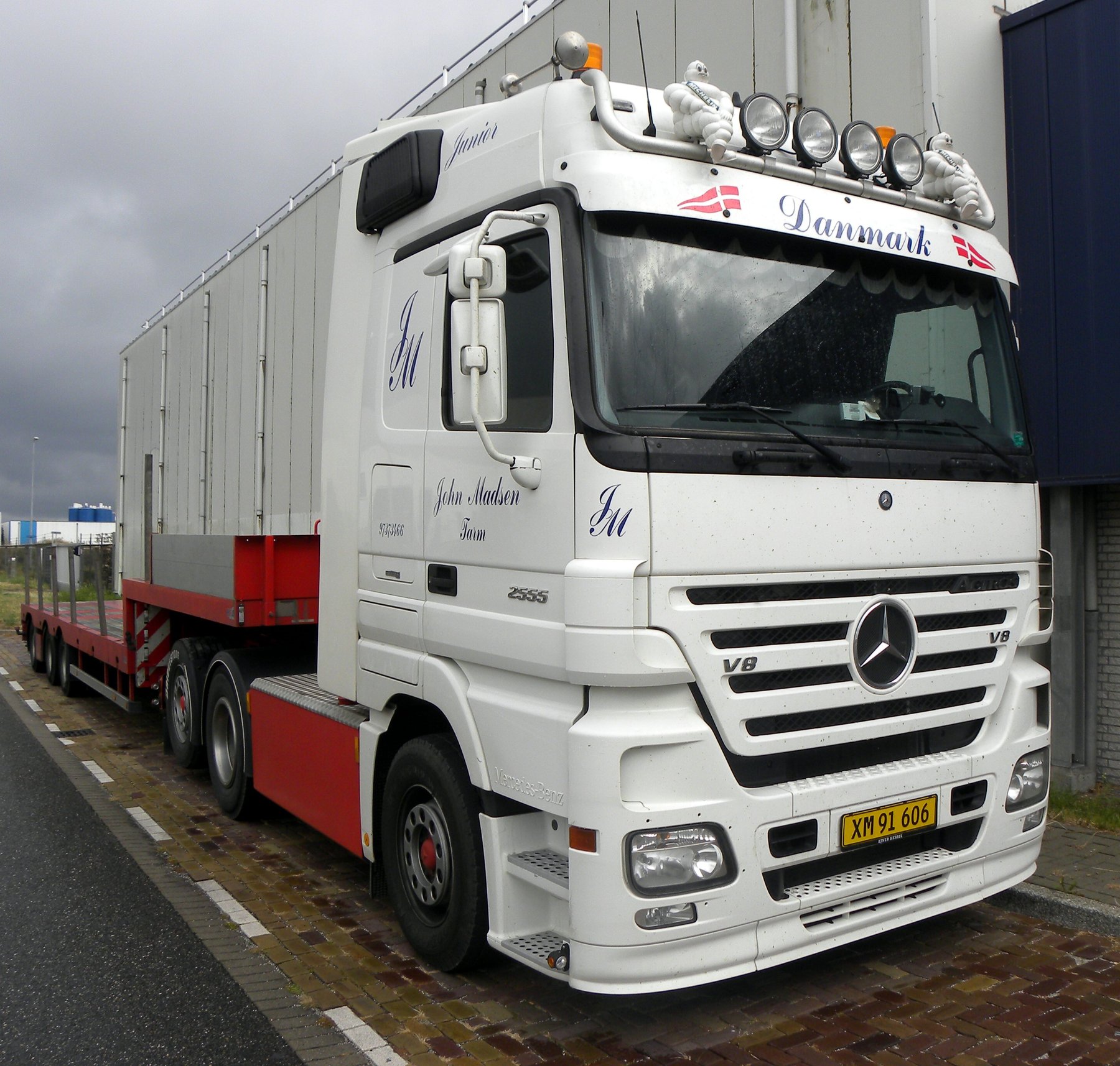 Truck Mercedes Benz 2555 L 6x2