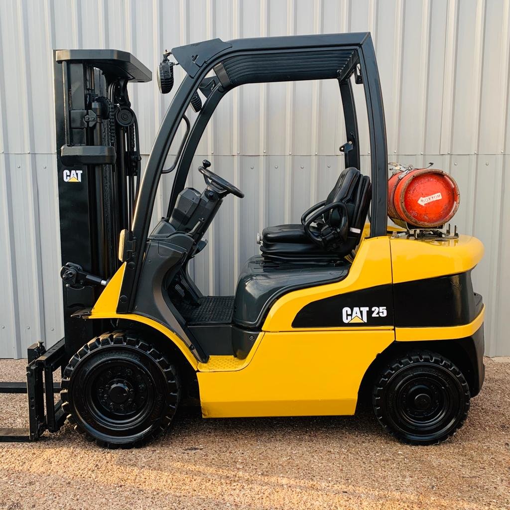 LPG forklifts CAT Lift Trucks GP25N