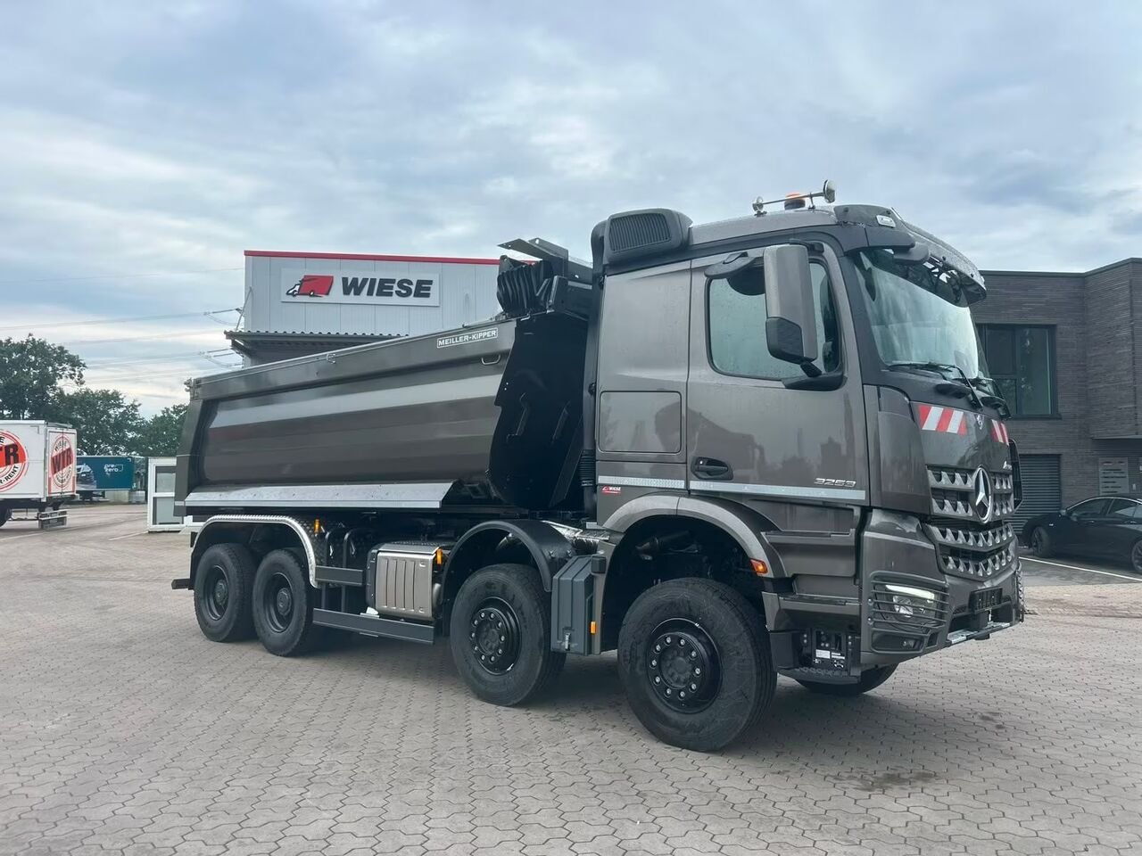Truck Mercedes Benz 4140K/8X4/4