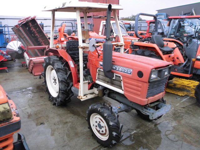 Traktor Yanmar YM 2202D