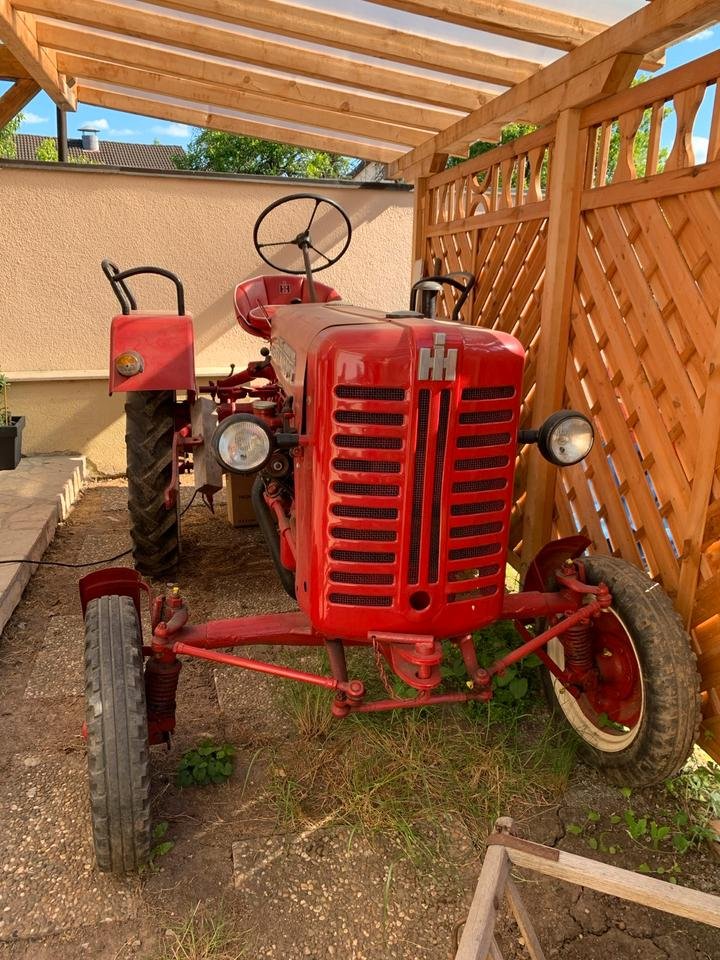 Tractor McCormick D-212 Farmall