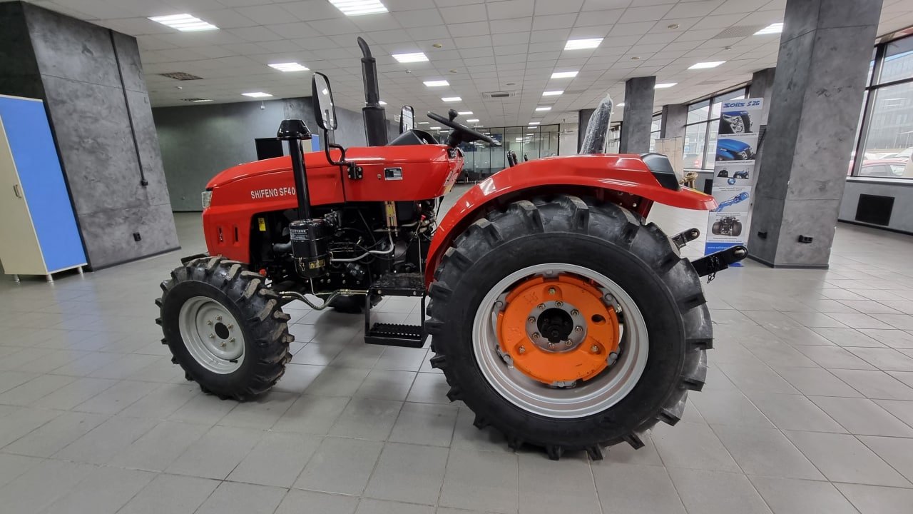 Traktor Shifeng SF404C vineyard