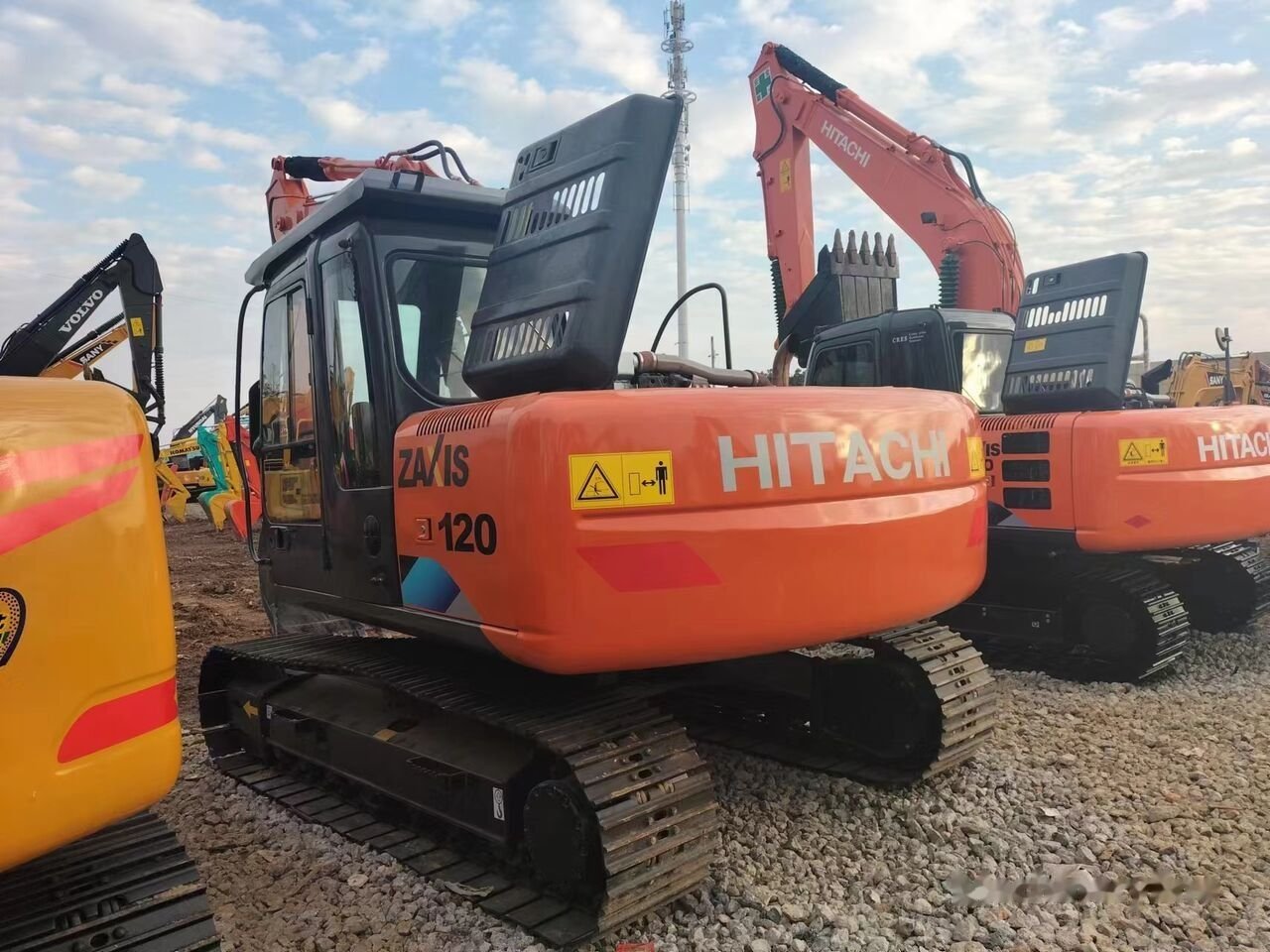 Excavator Hitachi ZX110M