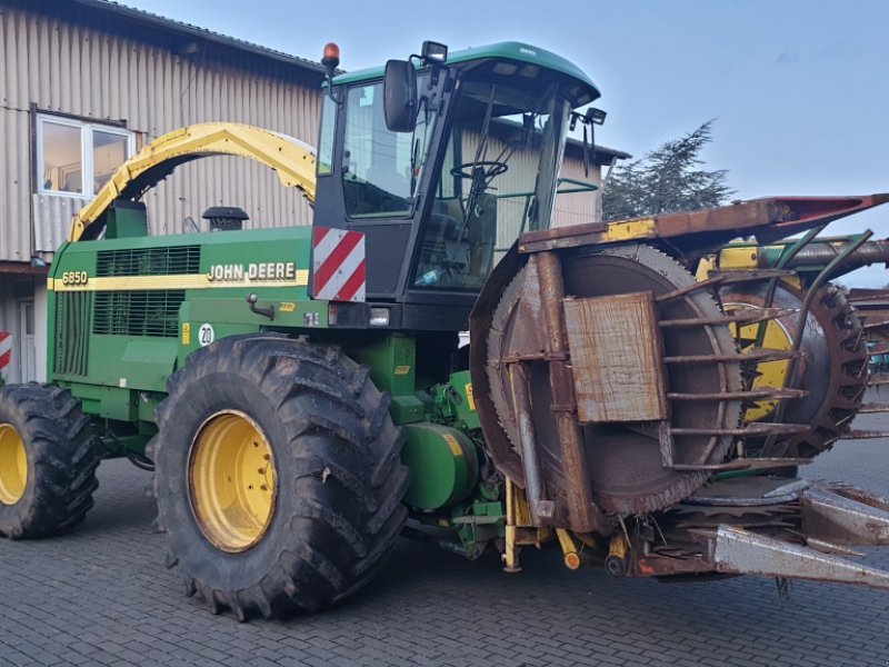 Maszyna żniwna John Deere 6850
