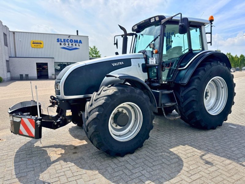 Tractor Valtra C110-4X4/242
