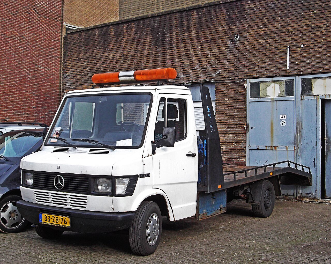 Van Mercedes Benz 307D/33