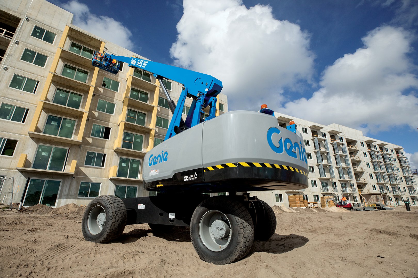 Aerial work platforms Genie S-80 HF