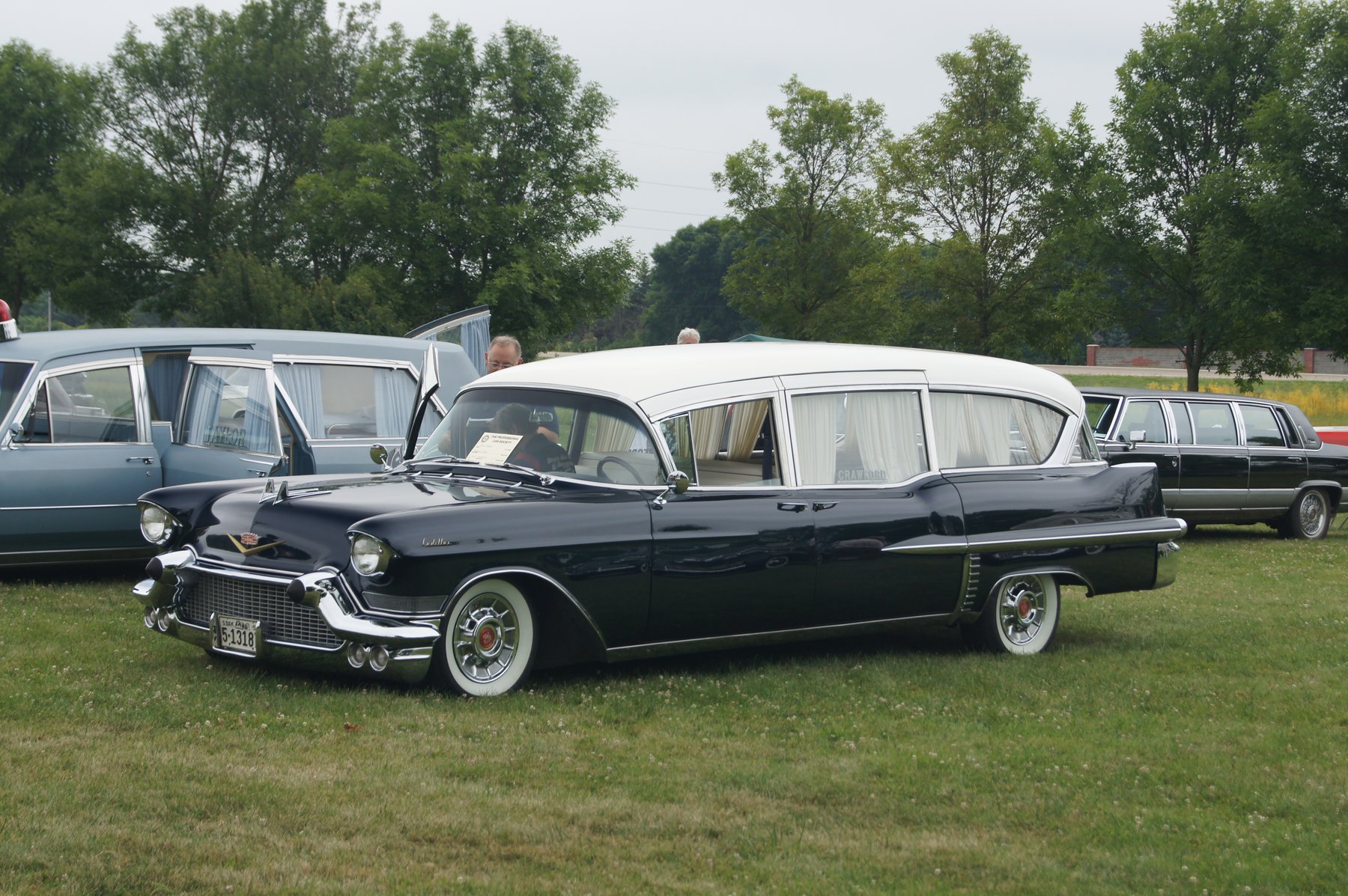 Van Cadillac HEARCE 6Z90R