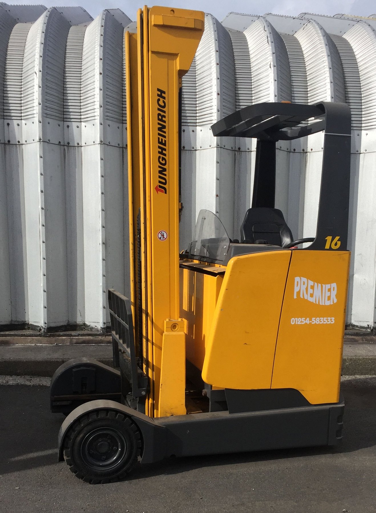 Reach trucks Jungheinrich ETVC 16