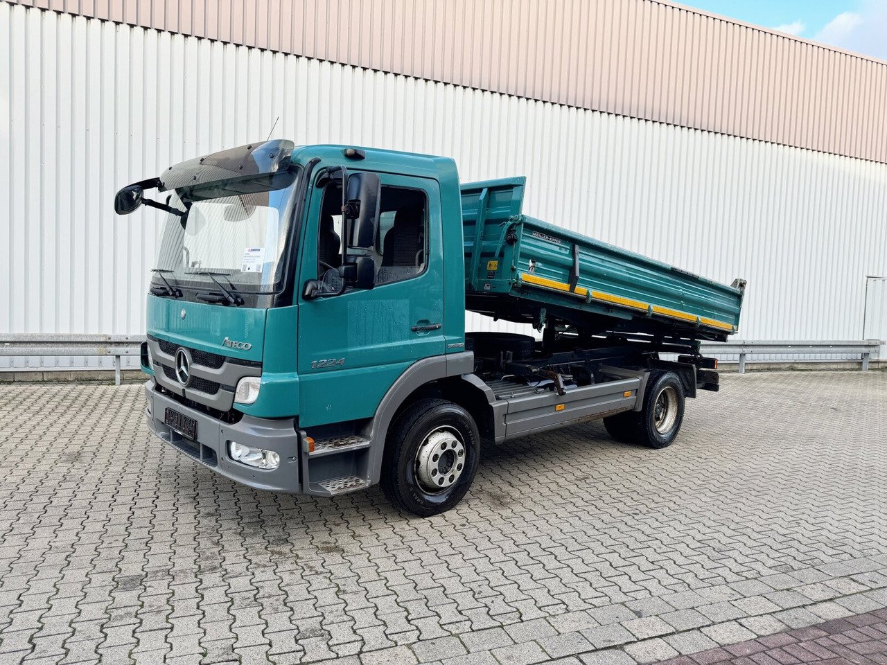 Truck Mercedes Benz Atego 1224 4X2L