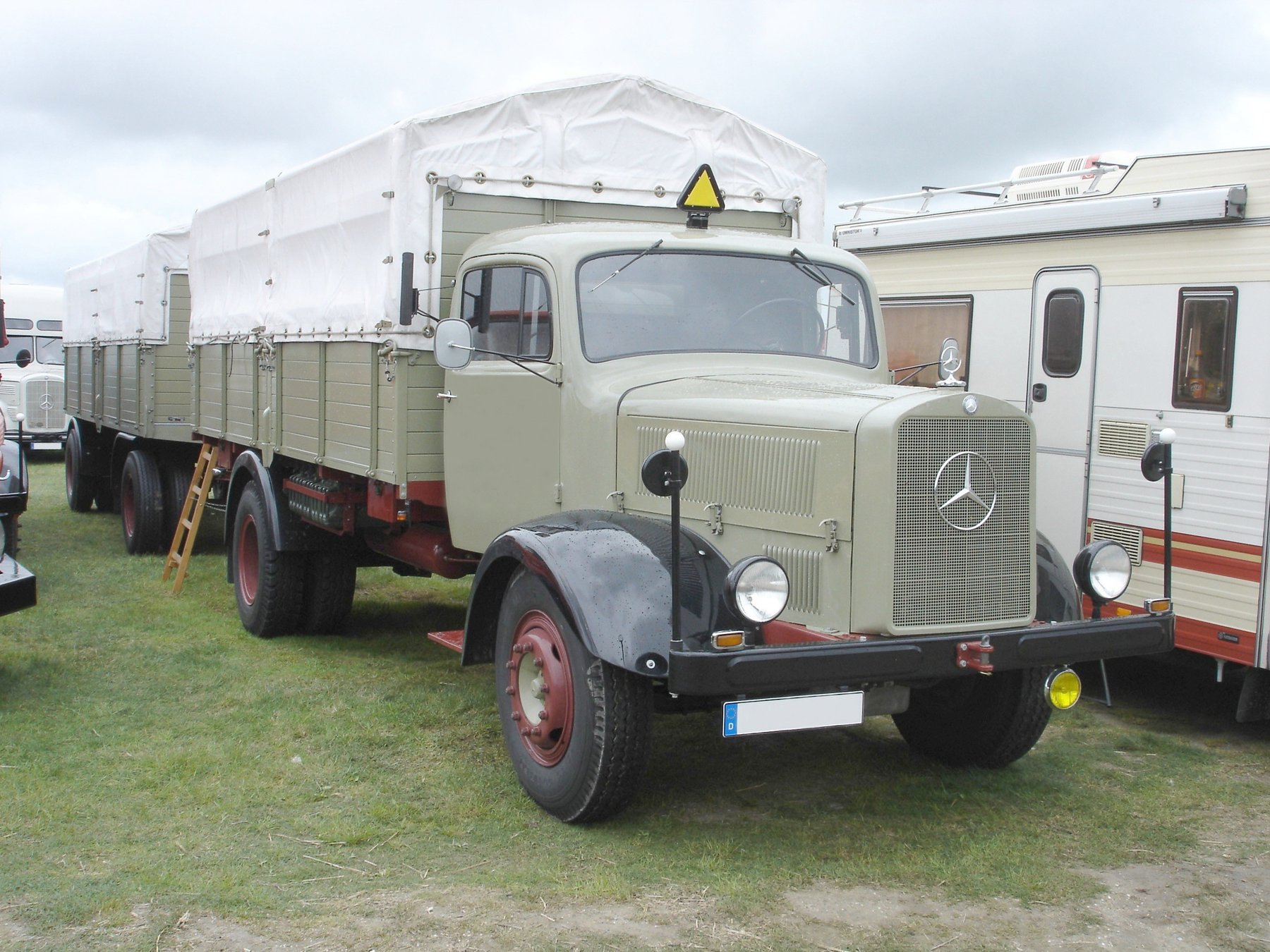 Truck Mercedes Benz 1324L - 97026 / 476