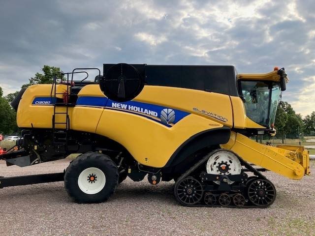 New Holland CX 8080 Elevation