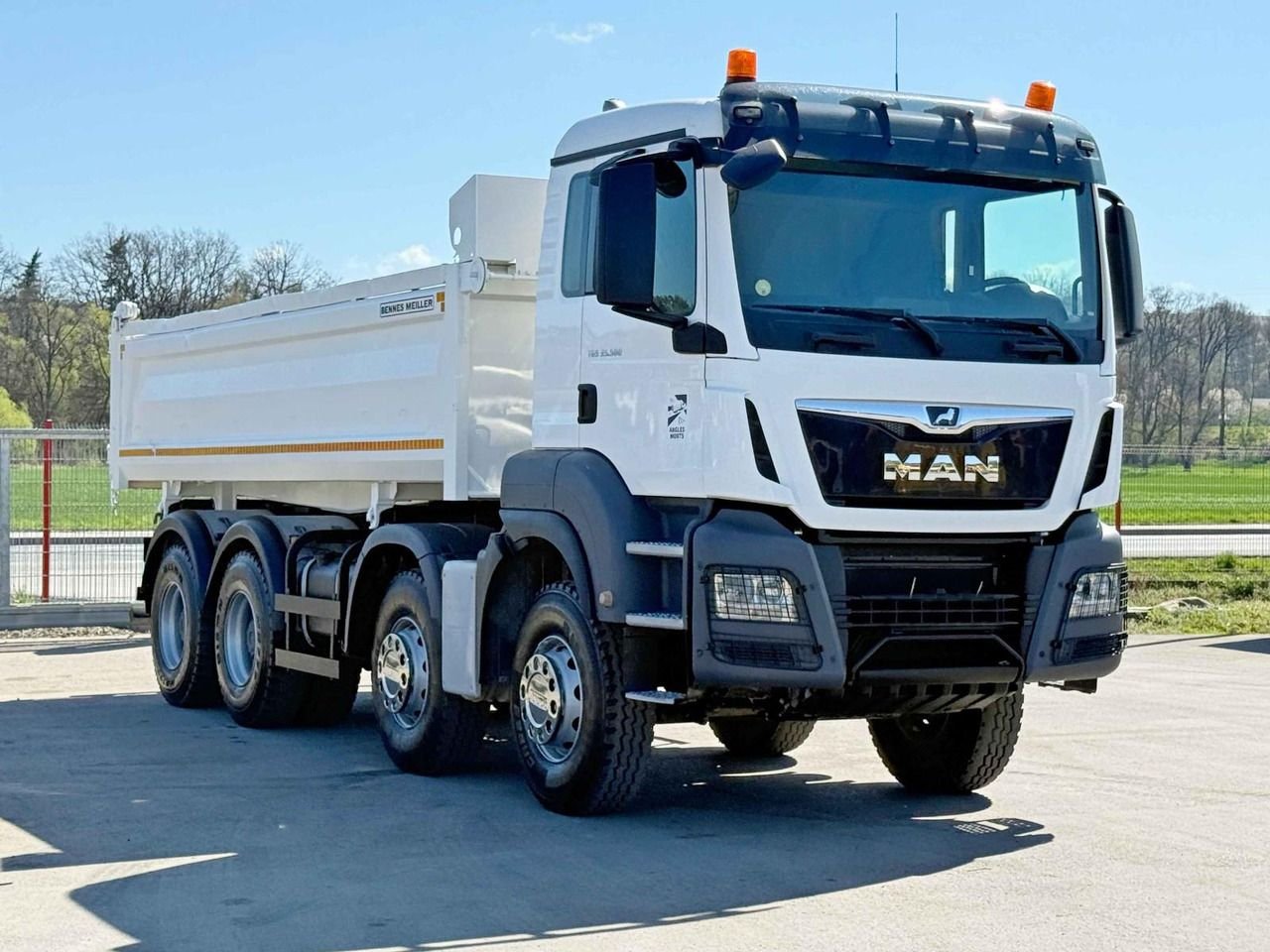 Truck Sisu R500 E12M-8X4