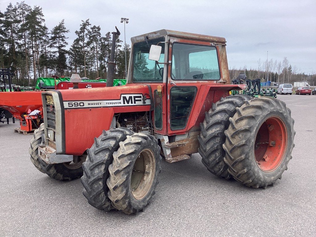 Tractor Massey Ferguson 590A