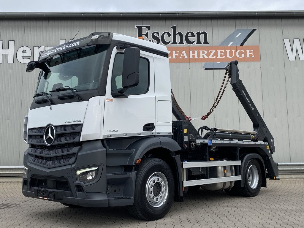 Truck Mercedes Benz Actros 1836Lnr/57