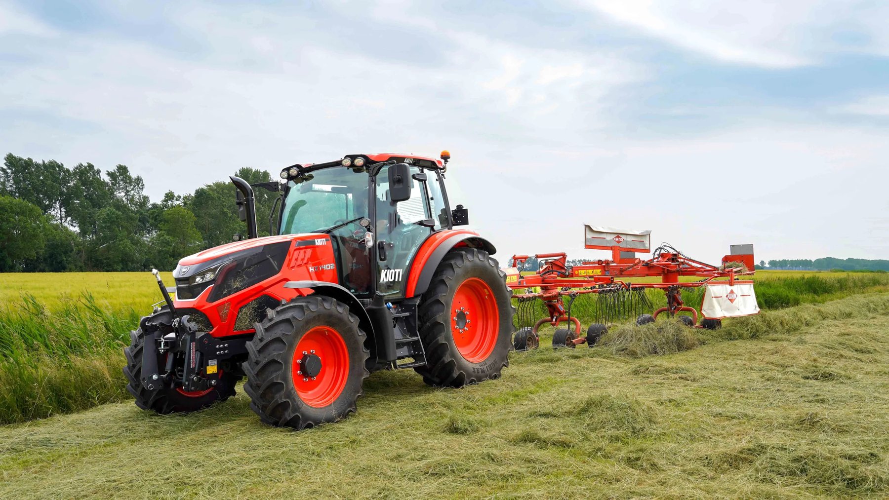 Tractor Kioti HX1402