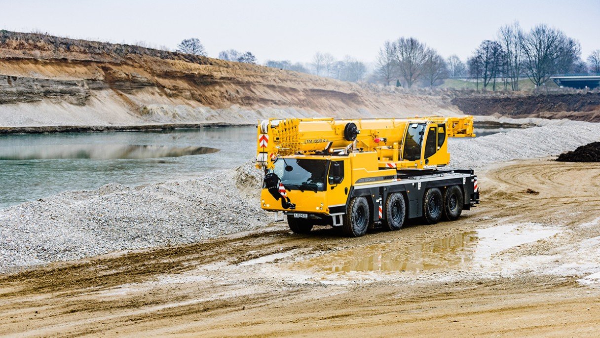 Mobile crane Liebherr LTM 1090-4.2