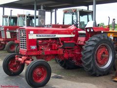 International Harvester FARMALL 756