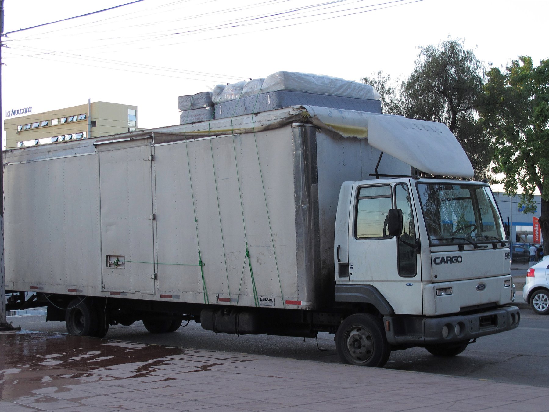 Truck Ford CARGO 915