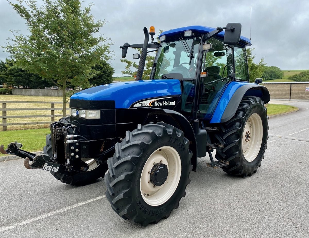 Tractor Case New Holland TM 130