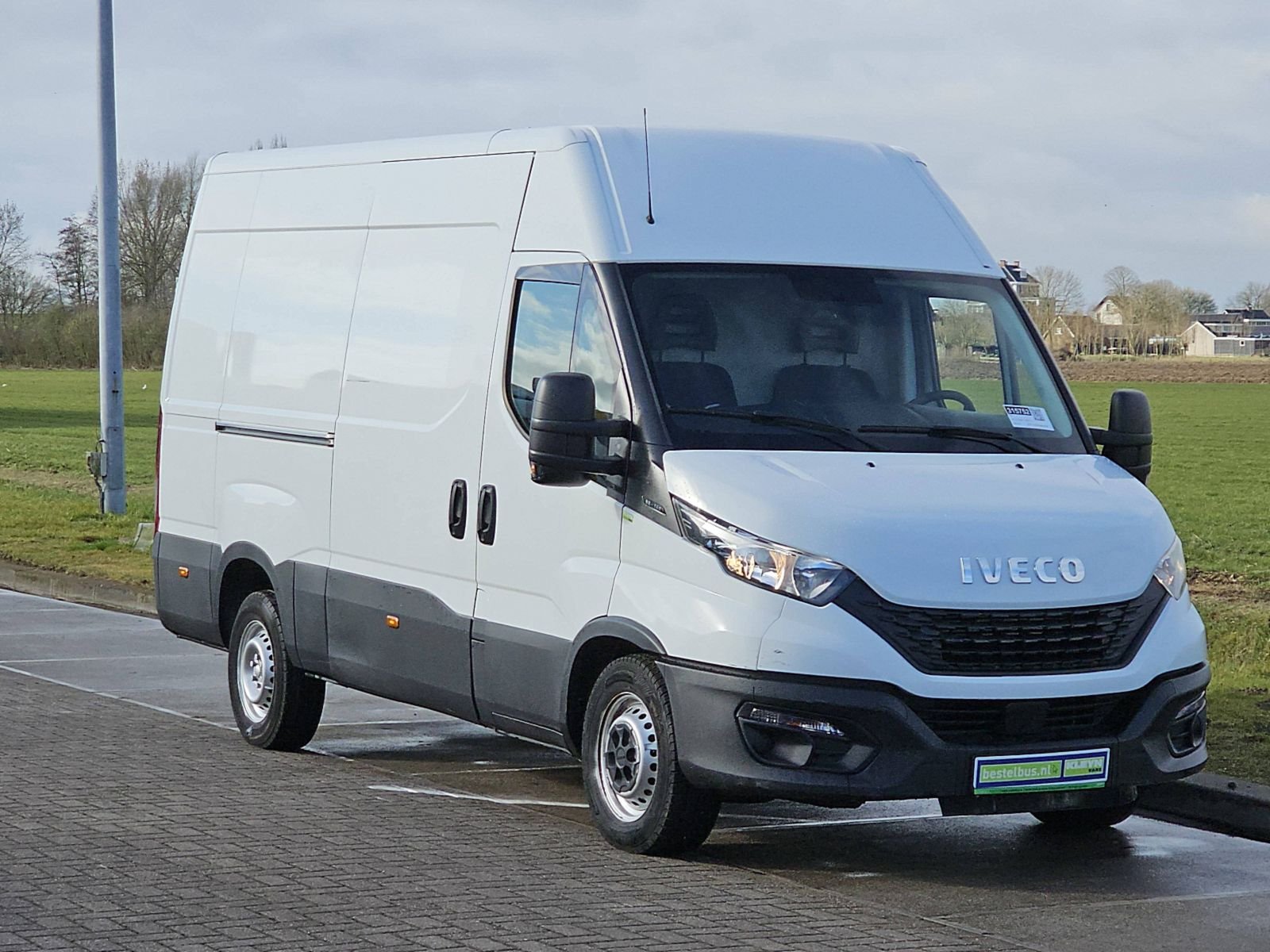 Samochód dostawczy Iveco Daily 35S14