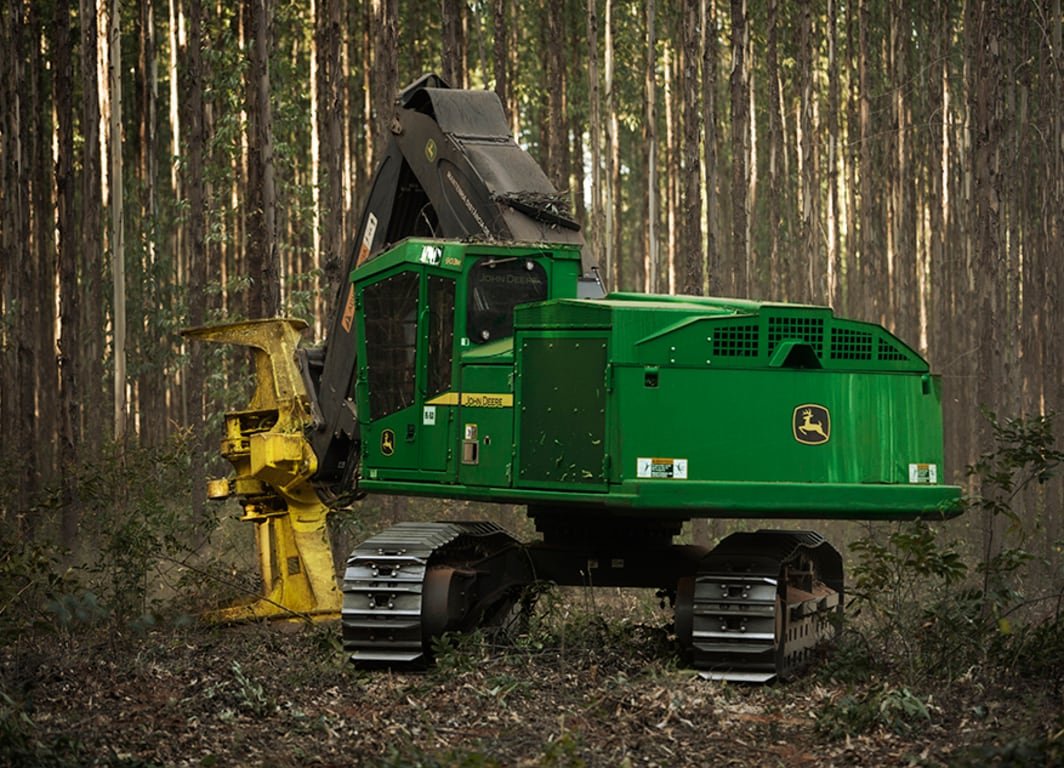 Maszyna leśna John Deere 903M