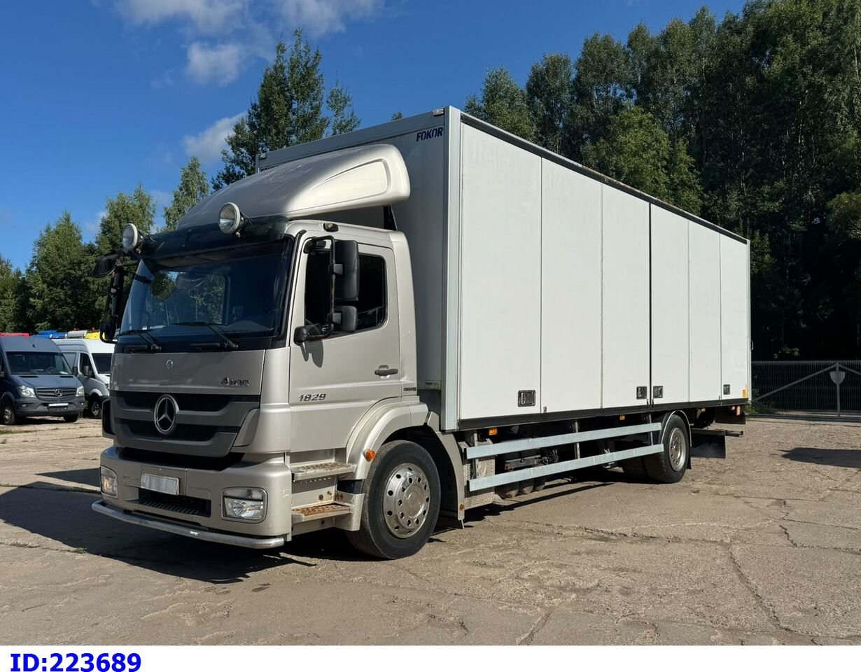 Truck Mercedes Benz 1829 4X2 4500