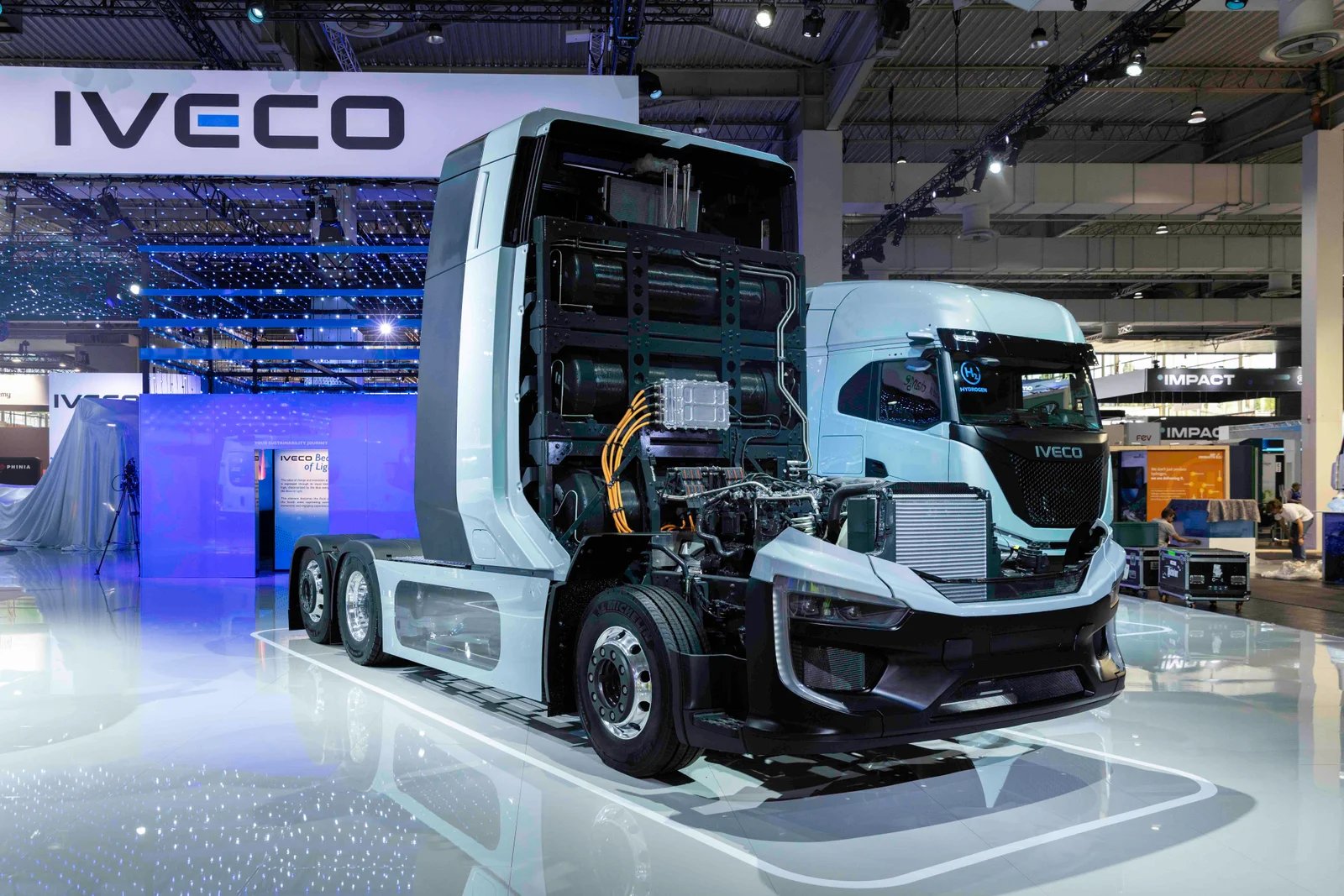 Iveco 100E 21-FP/446