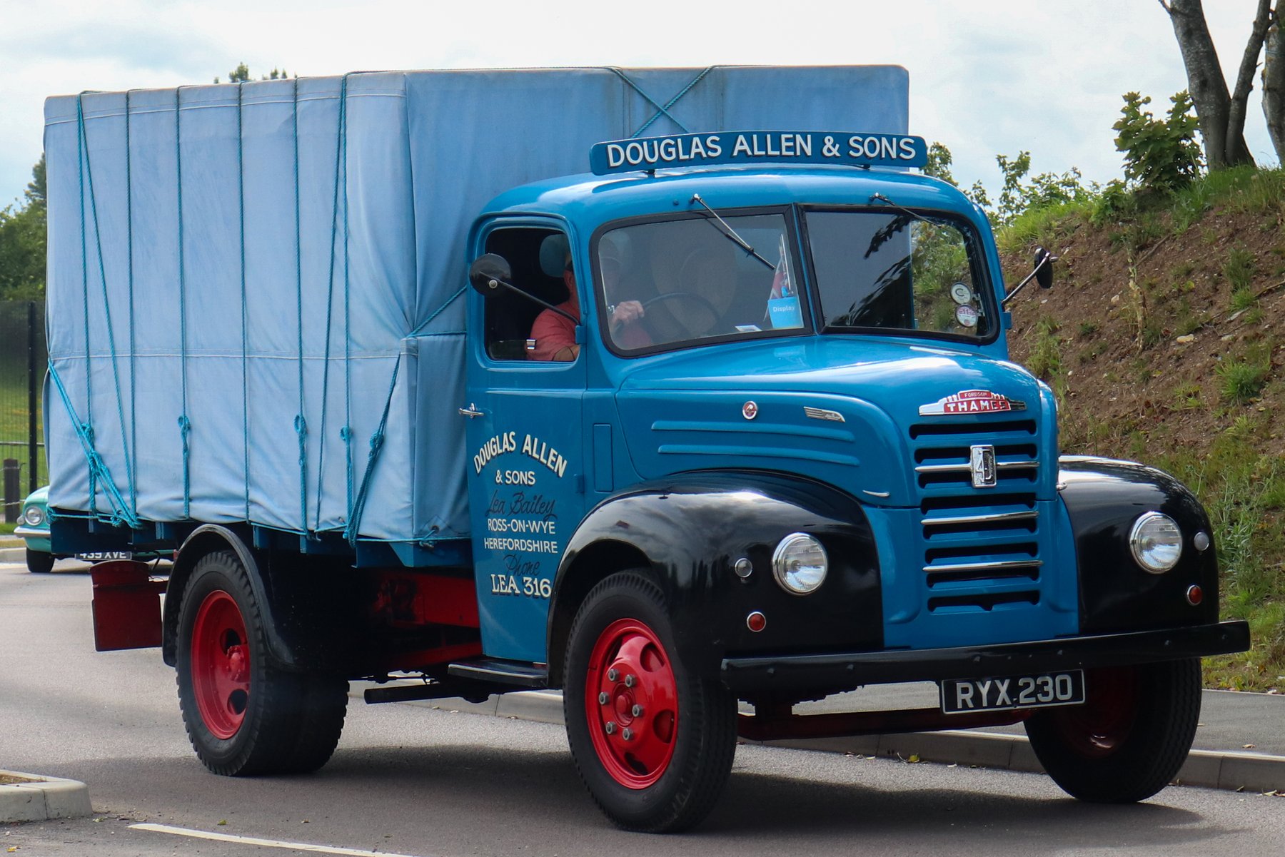 Truck Fordson THAMES ETF6