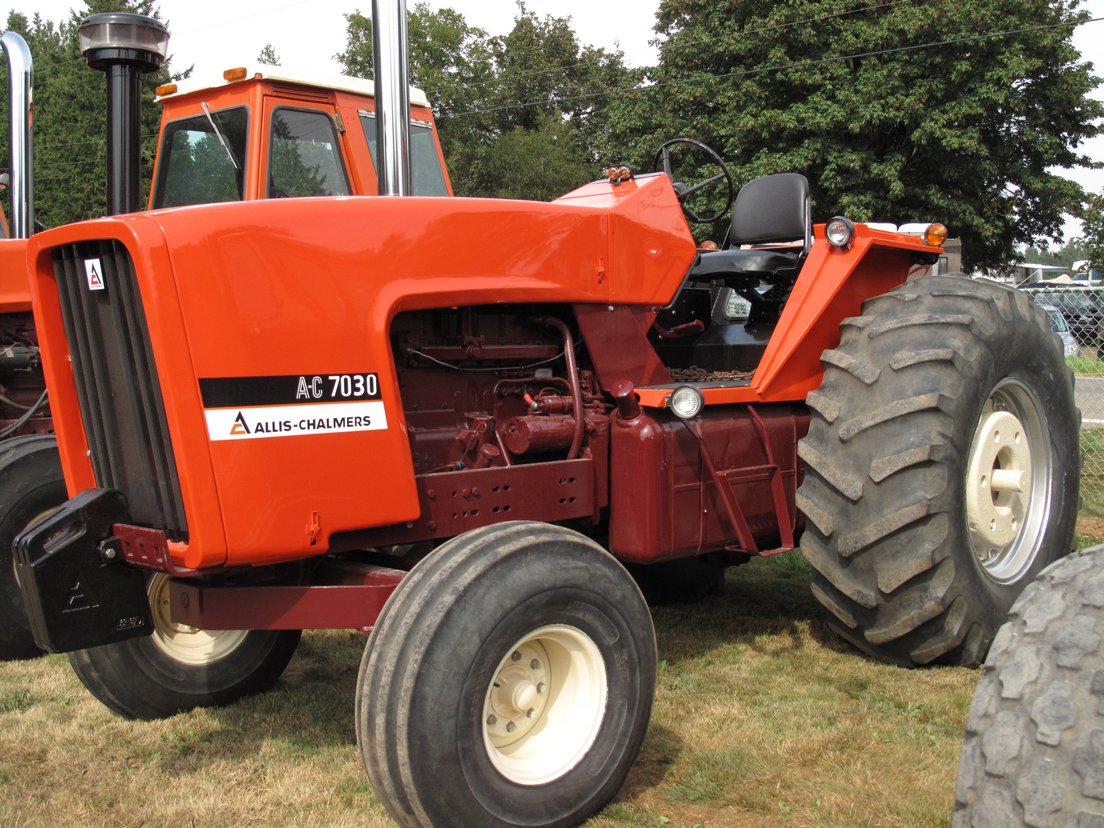Tractor Allis Chalmers 7030