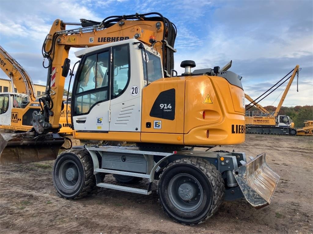 Liebherr A914B