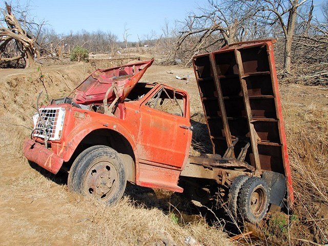 Truck Grove 84-45