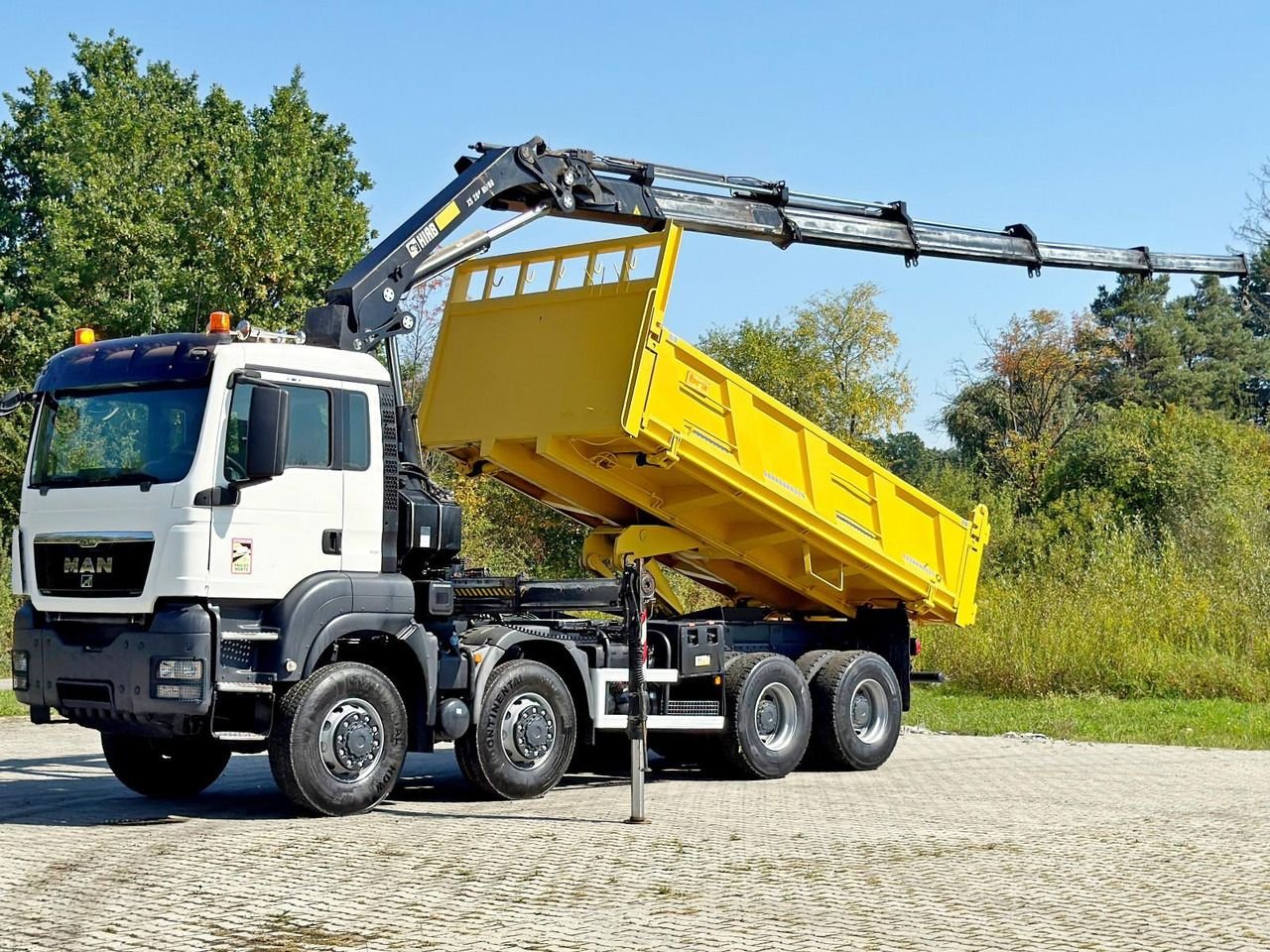 Truck MAN TGS 32.510 8X4 BB