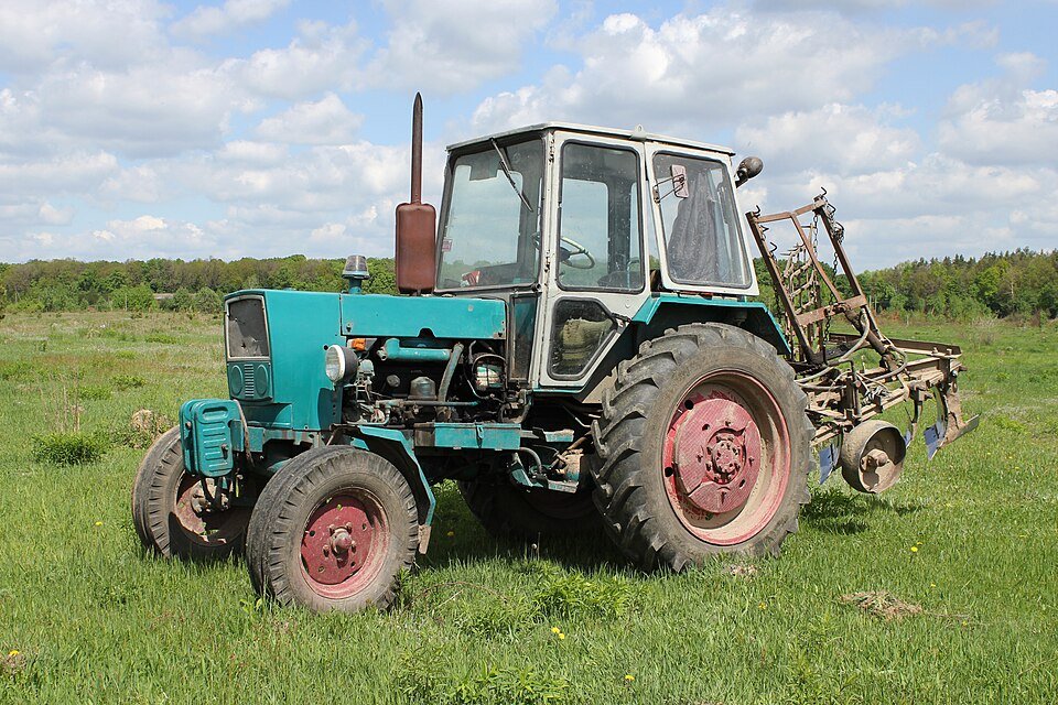 Tractor Juschmasch JuMZ-6