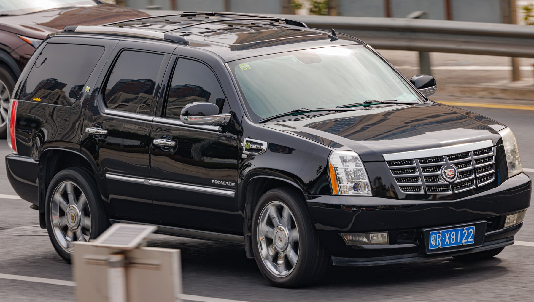 Van Cadillac ESCALADE HYBRID