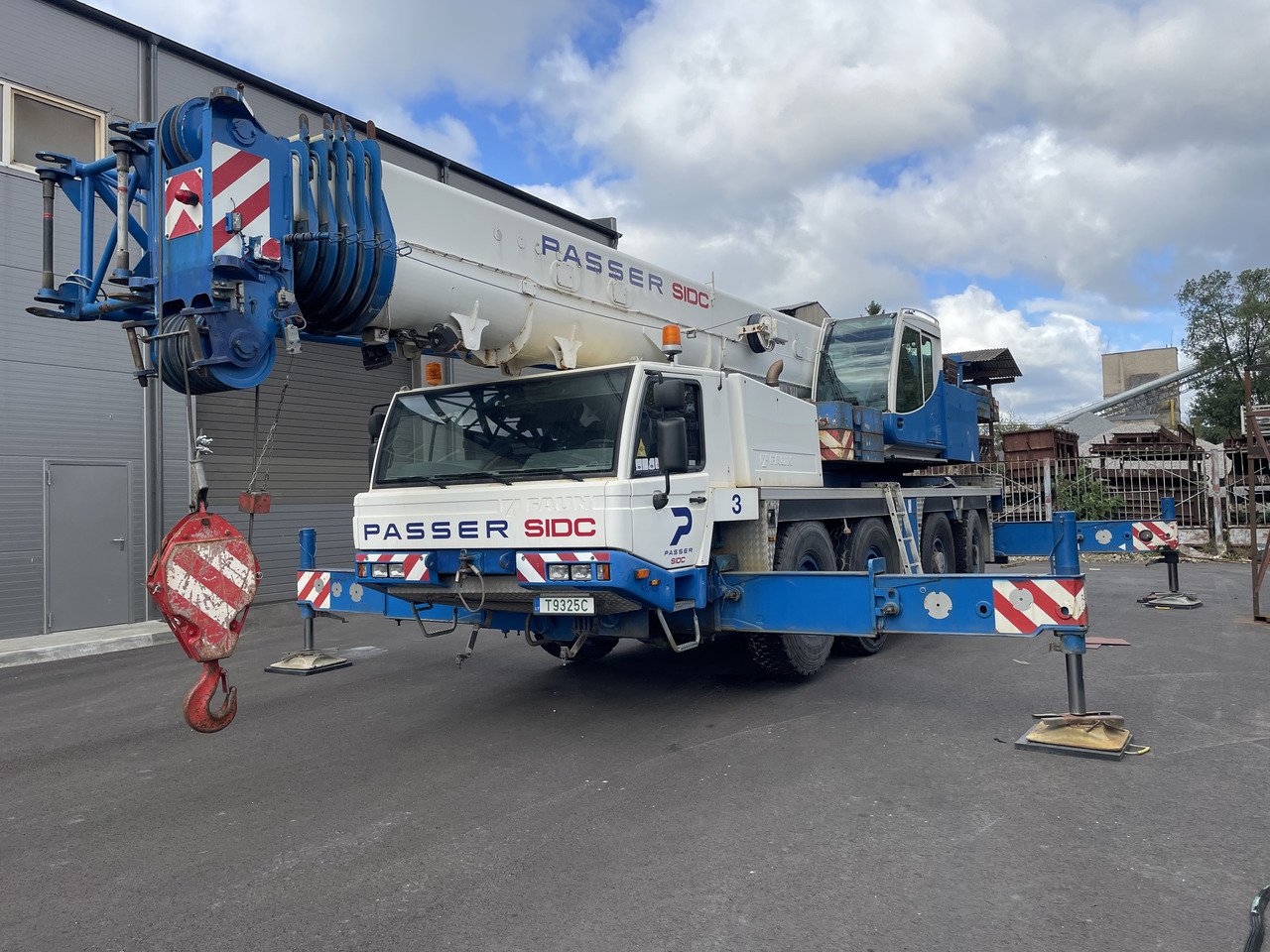 Mobile & rough terrain cranes Tadano ATF90G-4