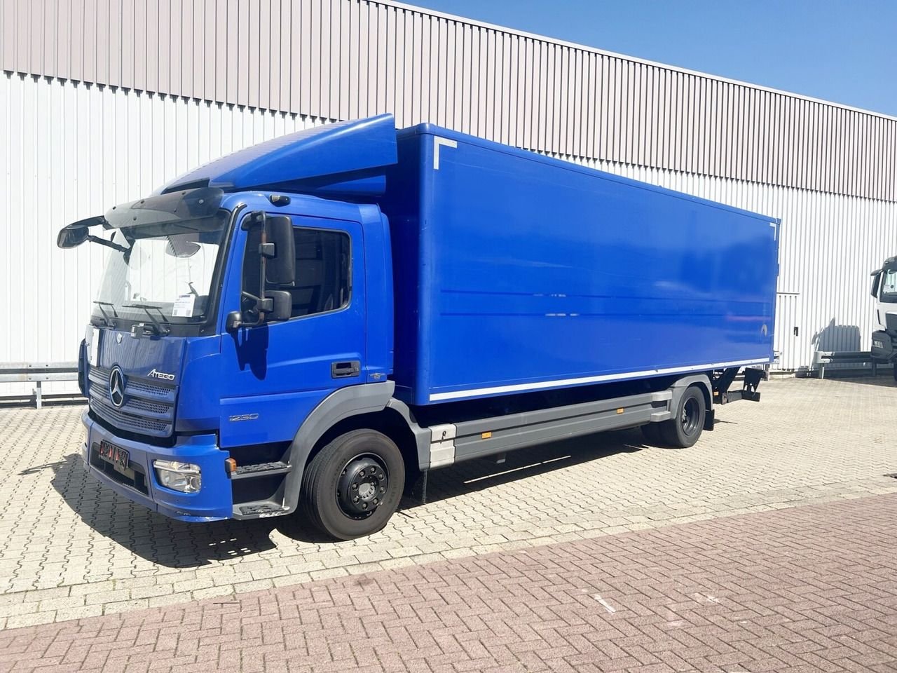 Truck Mercedes Benz ATEGO 1216 LOWLINER