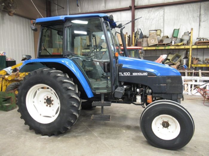 Tractor New Holland TL100