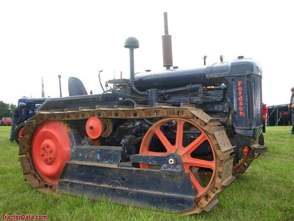 County CFT E27N crawler