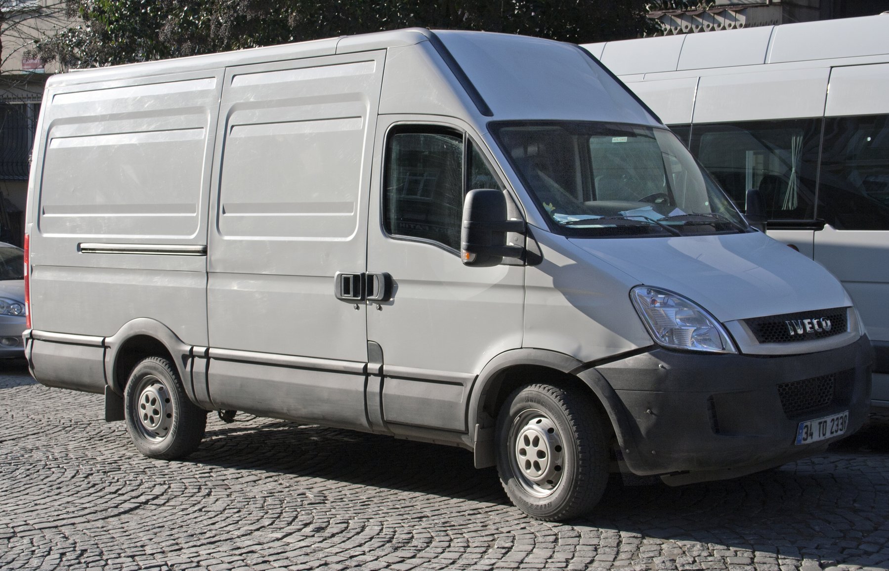 Van Iveco DAILY 35S12 375