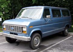 Ford E350-CLUBWAGON