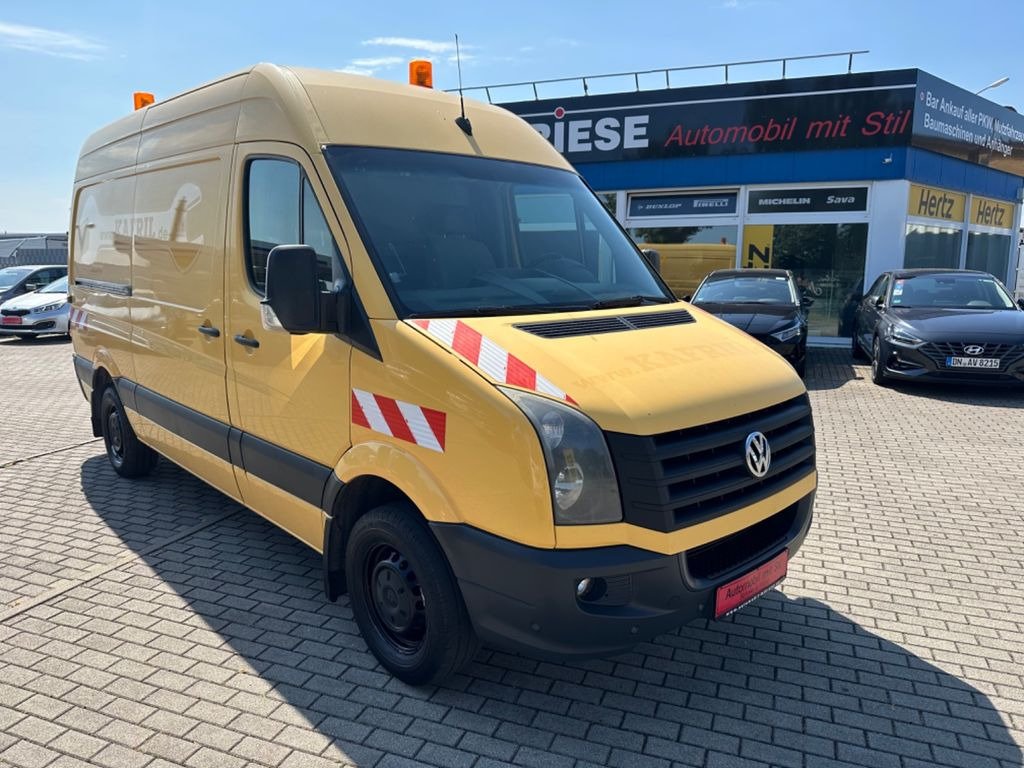Van Volkswagen 2KN-BJB