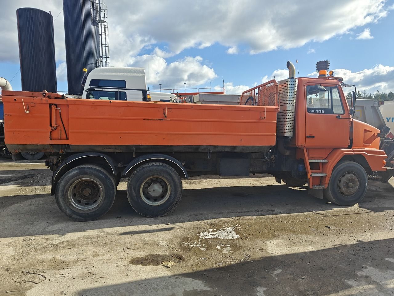 Truck Sisu SR 313 CPH-6X2/440+130