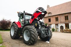 Massey Ferguson 7015