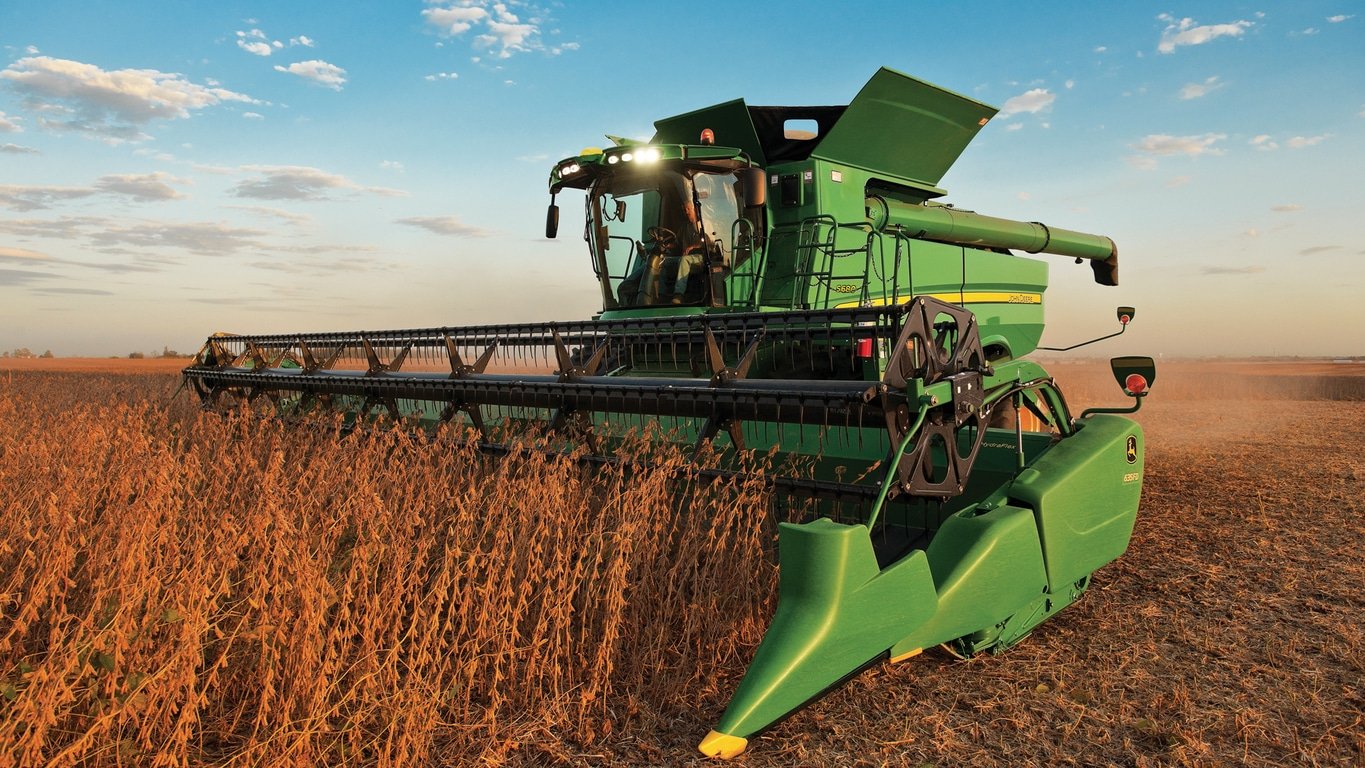 John Deere S670