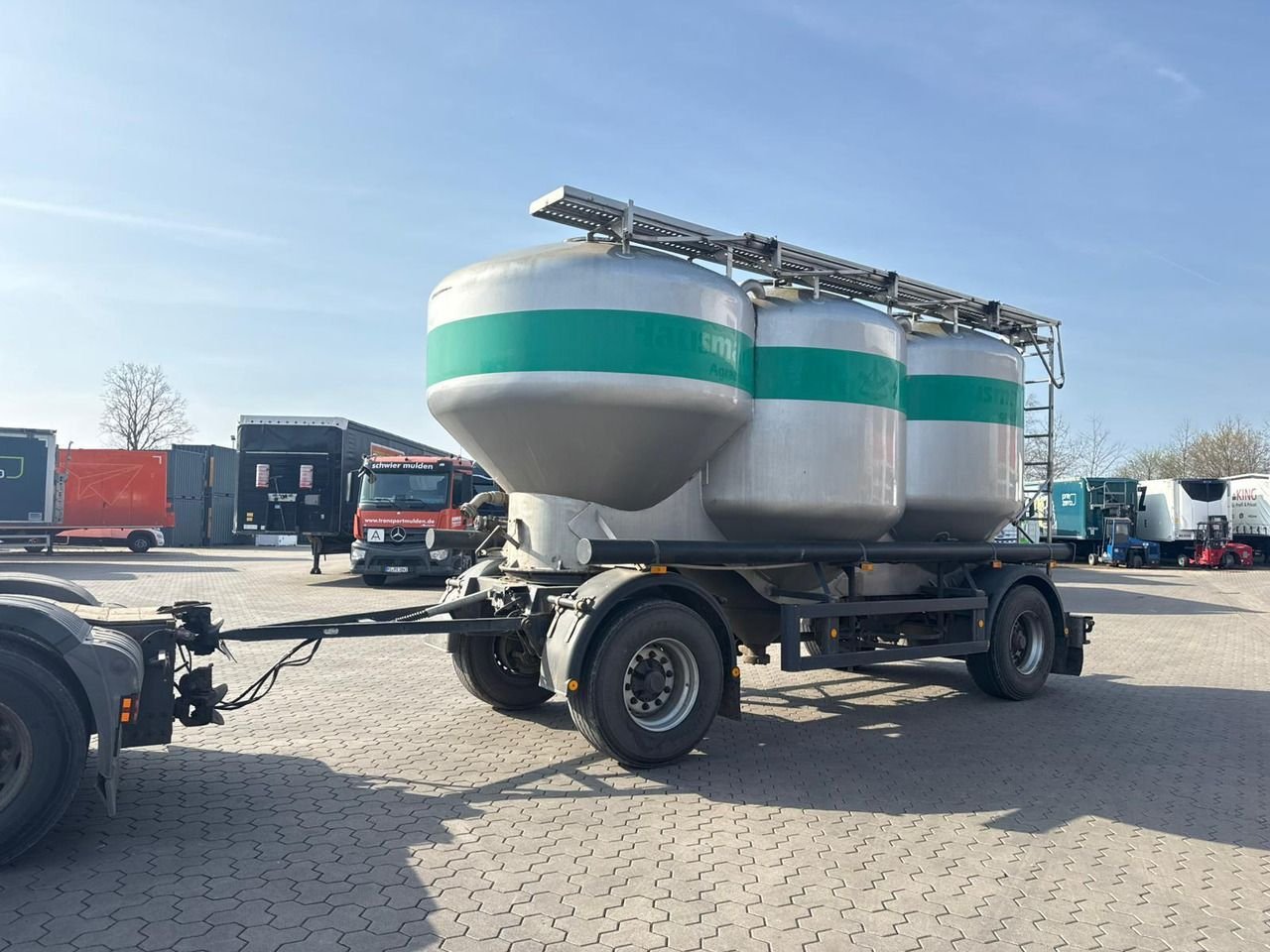 Trailer Into Technics TANKTRAILER