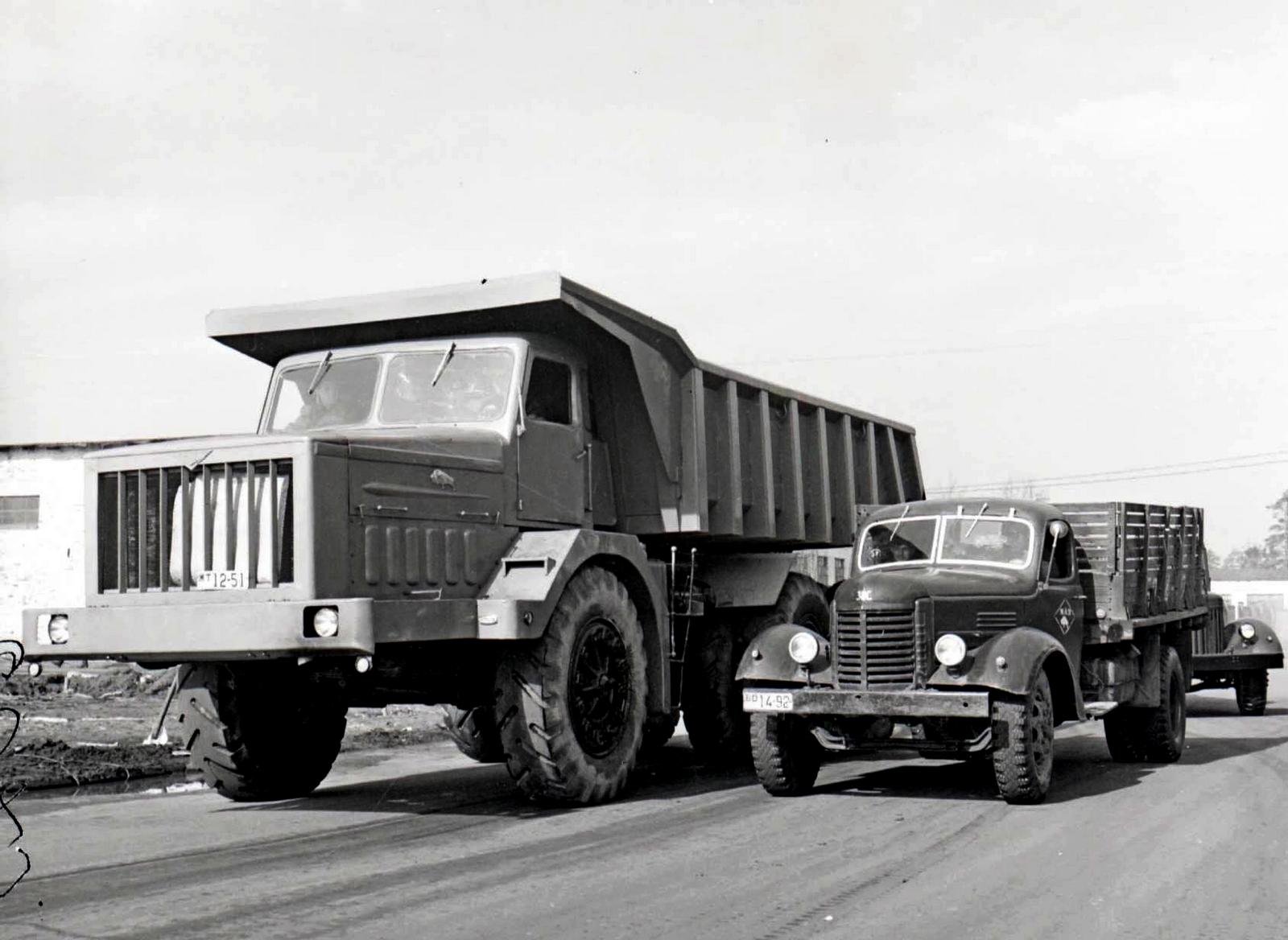 Lastwagen Maz МАЗ-530