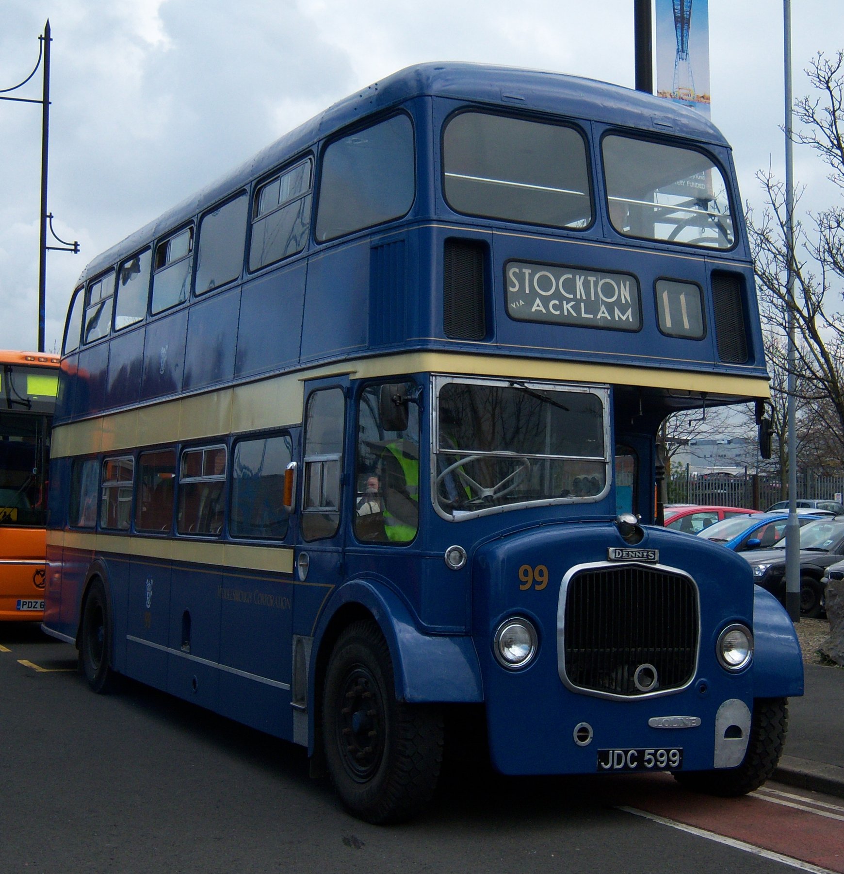 Buses & coaches Dennis Loline
