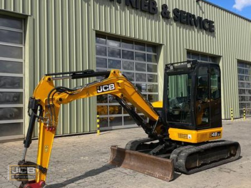 JCB 8017
